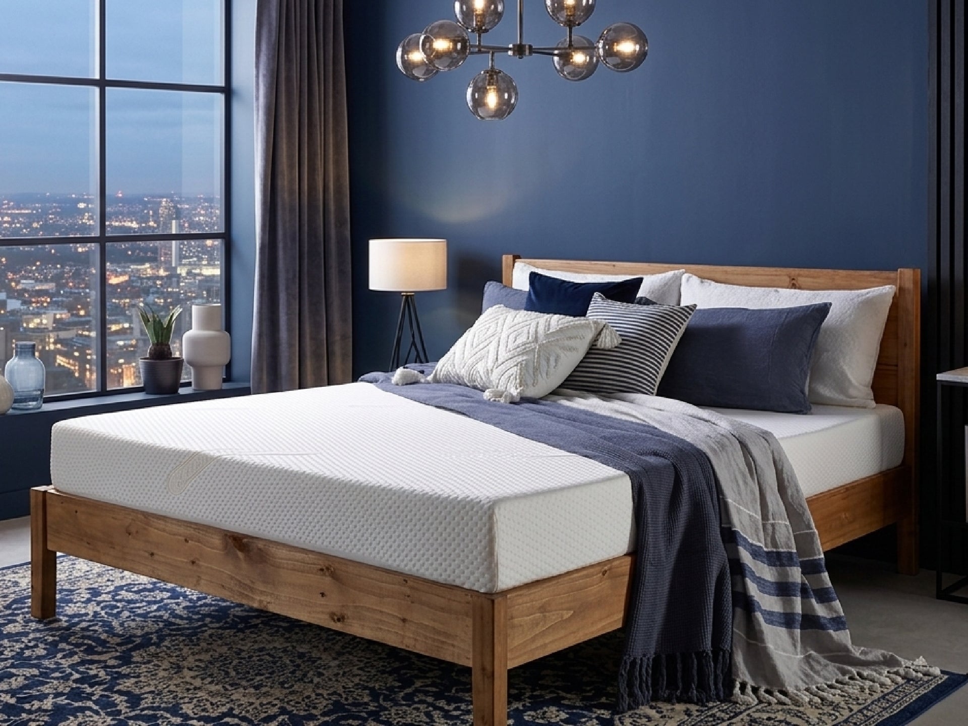 Deluxe 1000 Pocket Sprung Memory Foam Mattress